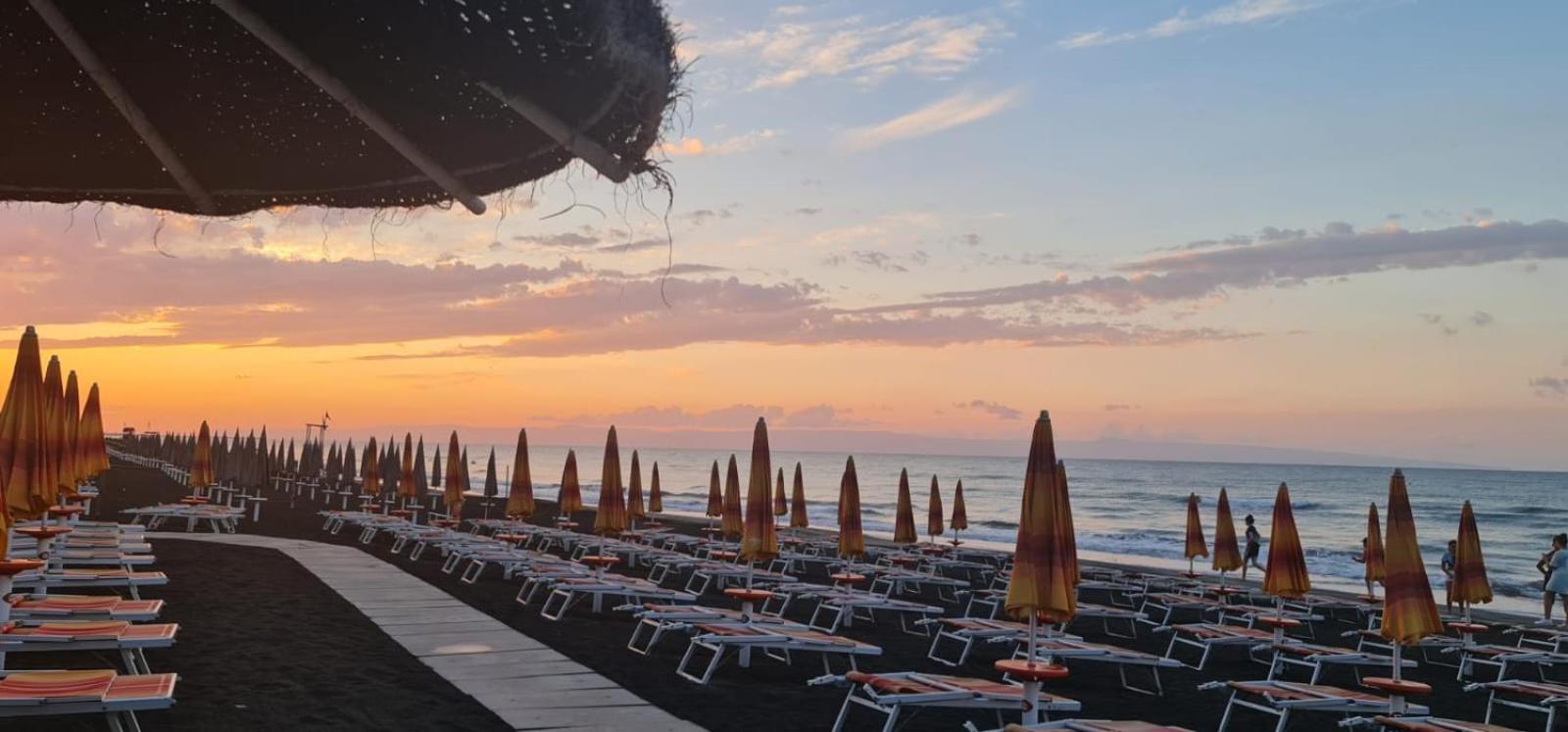 Baywatch Bed & Breakfast Margherita Di Savoia Exterior photo