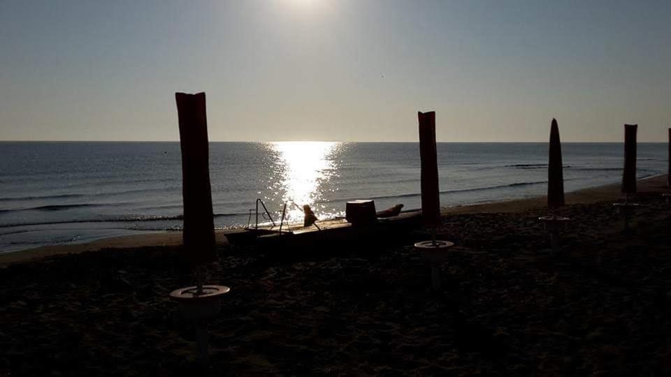 Baywatch Bed & Breakfast Margherita Di Savoia Exterior photo
