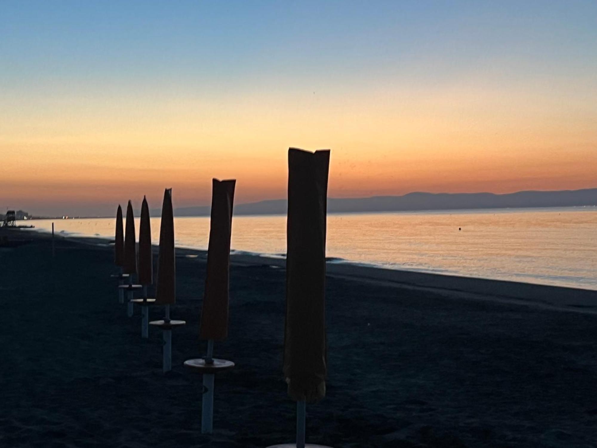 Baywatch Bed & Breakfast Margherita Di Savoia Exterior photo